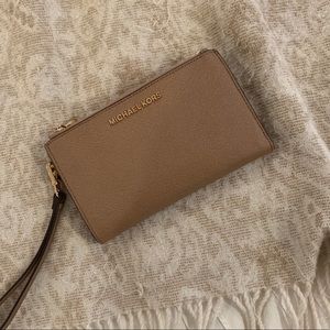Michael Kors wristlet wallet